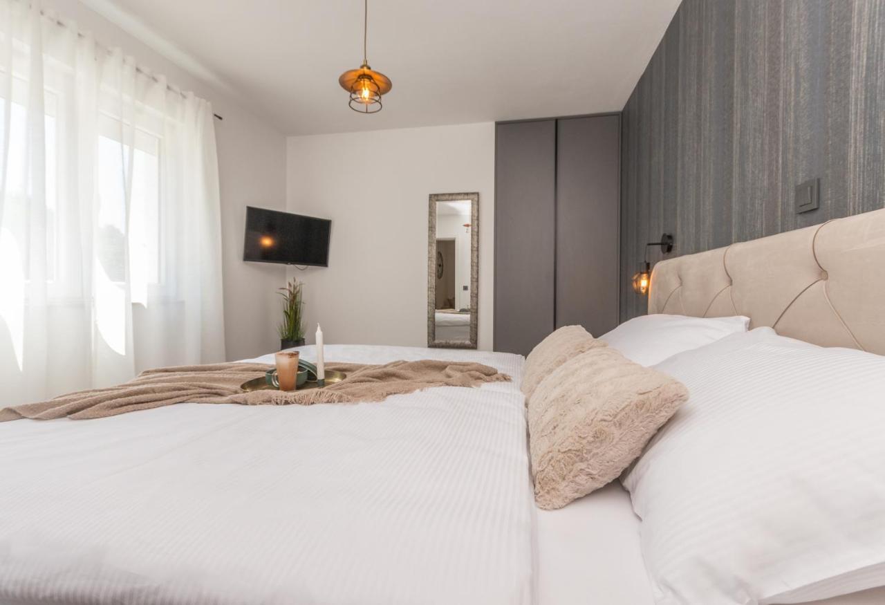 Marilu Luxury Apartments Drage Zimmer foto